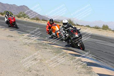 media/Dec-01-2025-Moto Forza (Mon) [[2daa91e15f]]/3-Beginner Group/Session 4 (Turn 10 Inside)/